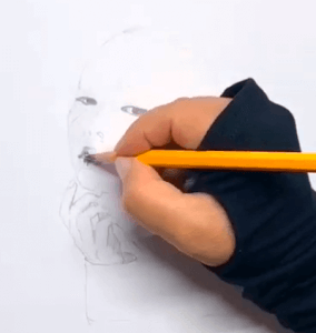 Du siehst, wie ich das Portrait mit Bleistift HB skizziere